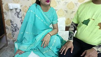 देसिसाराभाभी को इंटेंस प्लेजर मिलता है जब स्टेपमॉम सरदारनी मॉन्स्टर लंड पर फ्रेंडशिप डे पर