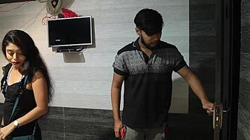 हेय, फेक फ्रेंडशिप एपिसोड 02 लेक्टेटिंग एशियन मॉमी के साथ चेक करो