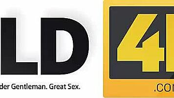 experienced dad takes care of petite summer brooks 😍