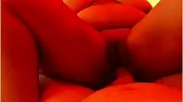 My boyfriend fills my pussy with cum in the hotel, making me feel so full