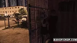 अरे, देखो यह टीन 18+ गोल्डी बाहर रफ लेती है, वाइल्ड एक्शन में जोर से धक्का खा रही है