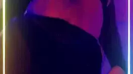 Wow, she shakes her ass while dancing and fucks like a pro!