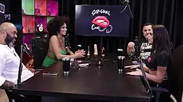 Eu, Paloma e Andre vivemos uma aventura quente no Sensualcast. Parte 1 revela nossa química intensa.