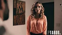 ऑफिस मैनेजर टिफनी वॉटसन को प्रमोशन के लिए सेक्स में ट्रिक करता है