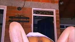 la hermanastra estaba haciendo yoga cuando su hermanastro la sorprendió con un orgasmo intenso