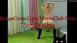 model elen webcam preview: mature 18-19 year old model in action