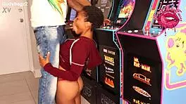 Yo, deepthroat while gaming old school style! 🎮