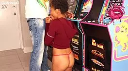 Yo, deepthroat while gaming old school style! 🎮