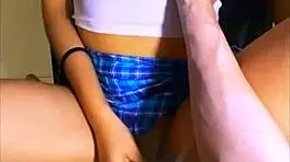 La Madrastra De Su Amiga Estaba Sola En Casa Y Él Decidió Aprovechar La Oportunidad Para Intentar Seducirla!