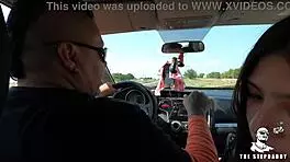 Mi Hermosa Hijastra Me Complace Con Una Mamada Increíble En Un Encuentro Prohibido