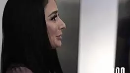 Sheena Ryder's Public Outdoor Fun With Ricky Spanish