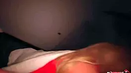 सेक्सी सौतेली बहन ने ब्लोजॉब से जगाया और क्रीमपाई दी