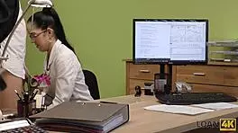 लोन4के चिक क्रेडिट मांगकर ऑफिस में चूत फैलाती