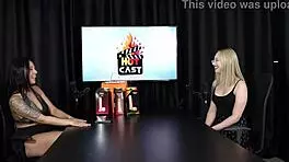 Desde Nova Era Acompanhante Fica Tímida Fazendo Filme - Vivian Lola Sheer Red