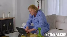 Kinky Mazy Myers sucks Evan Stone's cock!