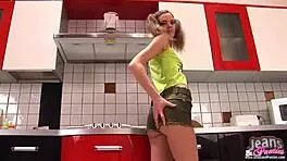 I want to show you the cute new skinny jeans i just picked up