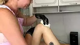 Have you seen the depilation of her long slender legs?