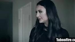 हॉट ऑफिस क्लर्क को उसके कॉलिग द्वारा रफ एनकाउंटर में हार्ड फक किया जाता है