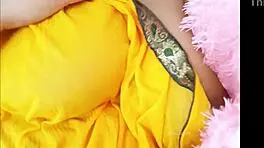 Indian Teen 18+ Ladki Sexy Charm Se Tease Karti Hai