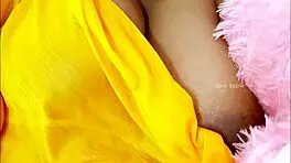 Indian Teen 18+ Ladki Sexy Charm Se Tease Karti Hai