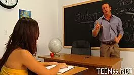 फ्री सेक्स XXX कानूनी उम्र की टीन 18+ ब्यूटी के साथ