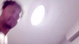 हेलोवीन पार्टी में अजनबी लंड चूसती है