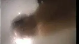 Amateur Teen Couple Pounds Hard in Bath for Creampie