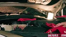 whats under her hood tommy king octavia red