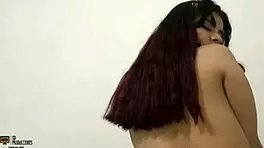 hermanastra cachonda es follada y recibe semen en su boca