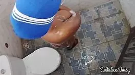 switalice daisy in shower playing with trimmed pussy 😏