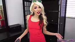 Hot teen teases with blowjob before hardcore fucking