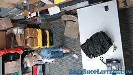 I Caught Petite Blonde Amateur Getting Cumshot In Reality