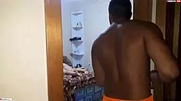 minha mae saiu e meti na minha irma