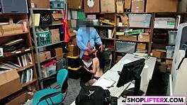 दफ्तर में LP अधिकारी बेरहम लंड चूसाई