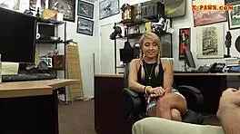 Small tits babe getting blowjob in pawnshop hidden cam 😈