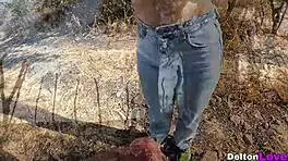 Latina with big ass loves outdoor banging hard!