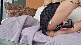 Hot teen masturbates her shaved pussy in doggystyle position 😘