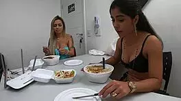 Entre Um Video E Outro A Gente Para Para Comer Sem Parar A Putaria - Izabela Pimenta