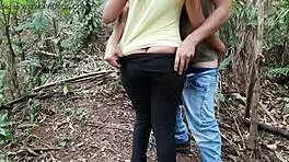 वह ममाडा और गोस्तोसा राबो दे रही है