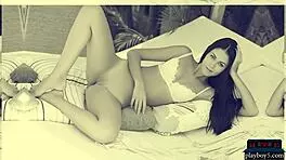 I love these gorgeous brunettes.