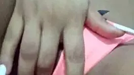 Venezuelan prostitute emigrating to the United States arrived in Miami and is selling her body for food