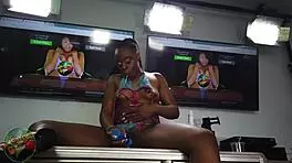 Casting call for teen 18+ with small tits and toys