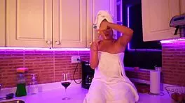 Hot babe has an interview and gets so horny during casting