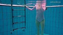 OMG, liza bubarek is such a hot underwater mermaid babe!!