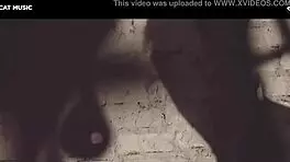 बेबिलॉन सेक्सी म्यूजिक वीडियो रूमेनियन टीन डांसिंग फीचर करता है