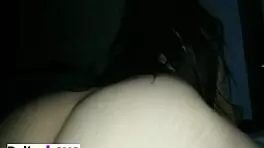 Mi Vecina Entra a Mi Cuarto a la Mitad de la Noche Para Que La Coja!