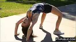 Teen Public Fingering Caught on Camera in Broad Daylight