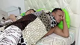 mi hijastra es muy traviesa quiso jugar con mi polla y termino tragandosela entera-highlight-