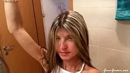 I'm licking this teen's pussy so good