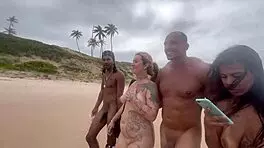 Fui na praia de nudismo com gostosas fazendo putaria total! 😈